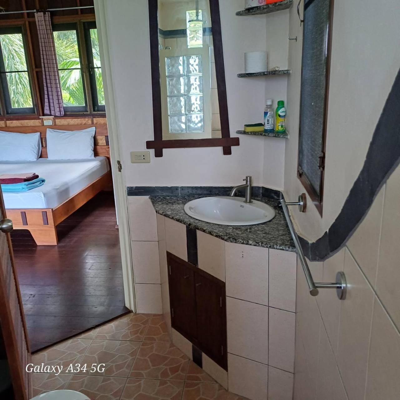 Lake View Bungalows Khao Lak Buitenkant foto