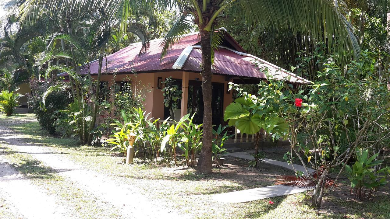 Lake View Bungalows Khao Lak Buitenkant foto